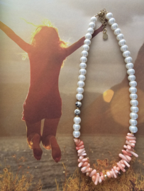 Ketting koraal & Parellook met Dalmatiër Jaspis