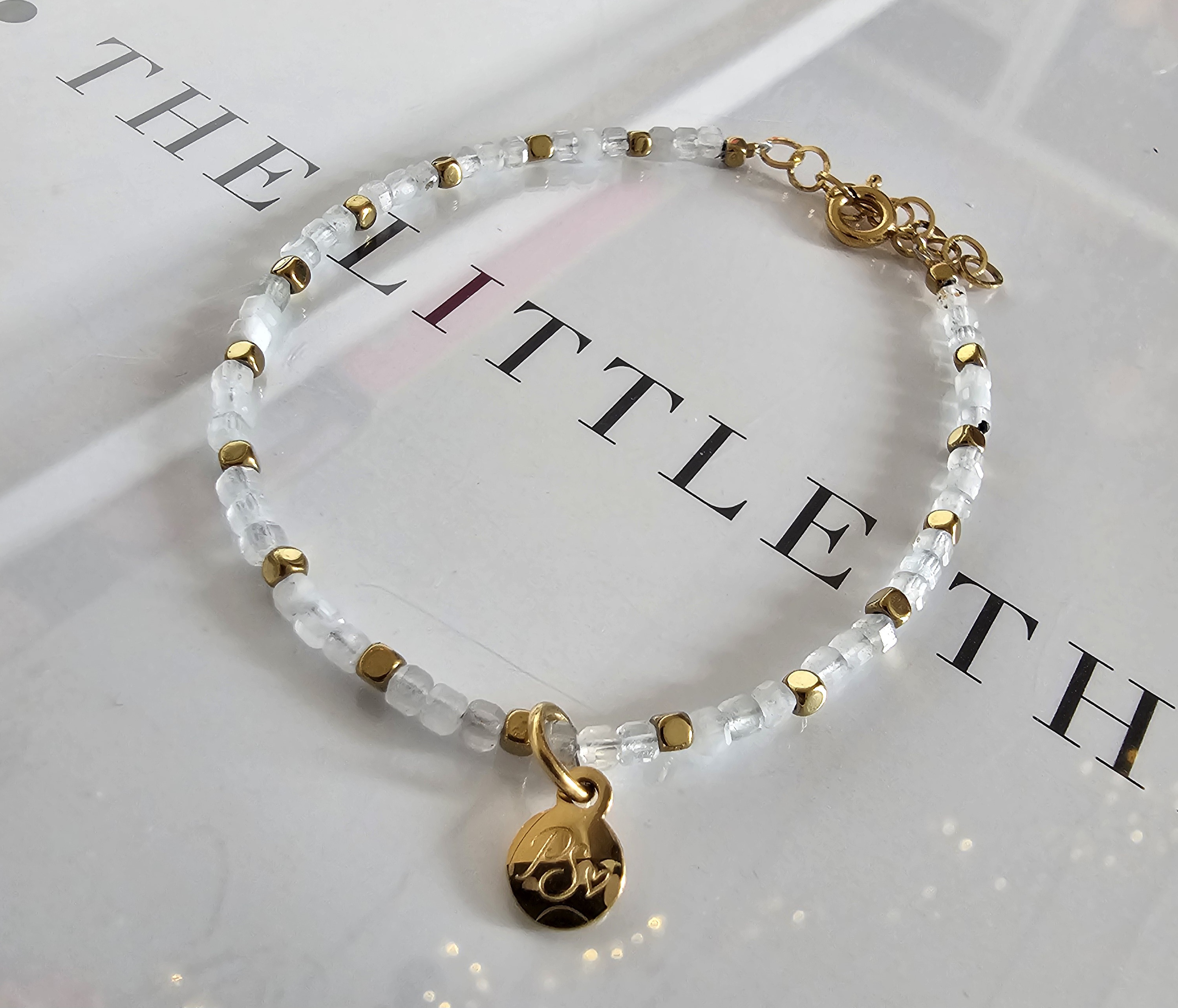 Witte Labradoriet armbandje