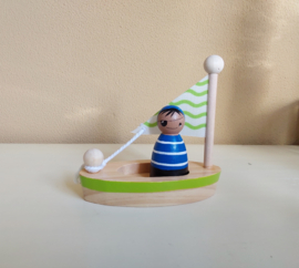 Houten bootje met piraat pegdoll, donker blauw
