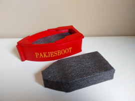 Verhoging van schuim voor de rode boot