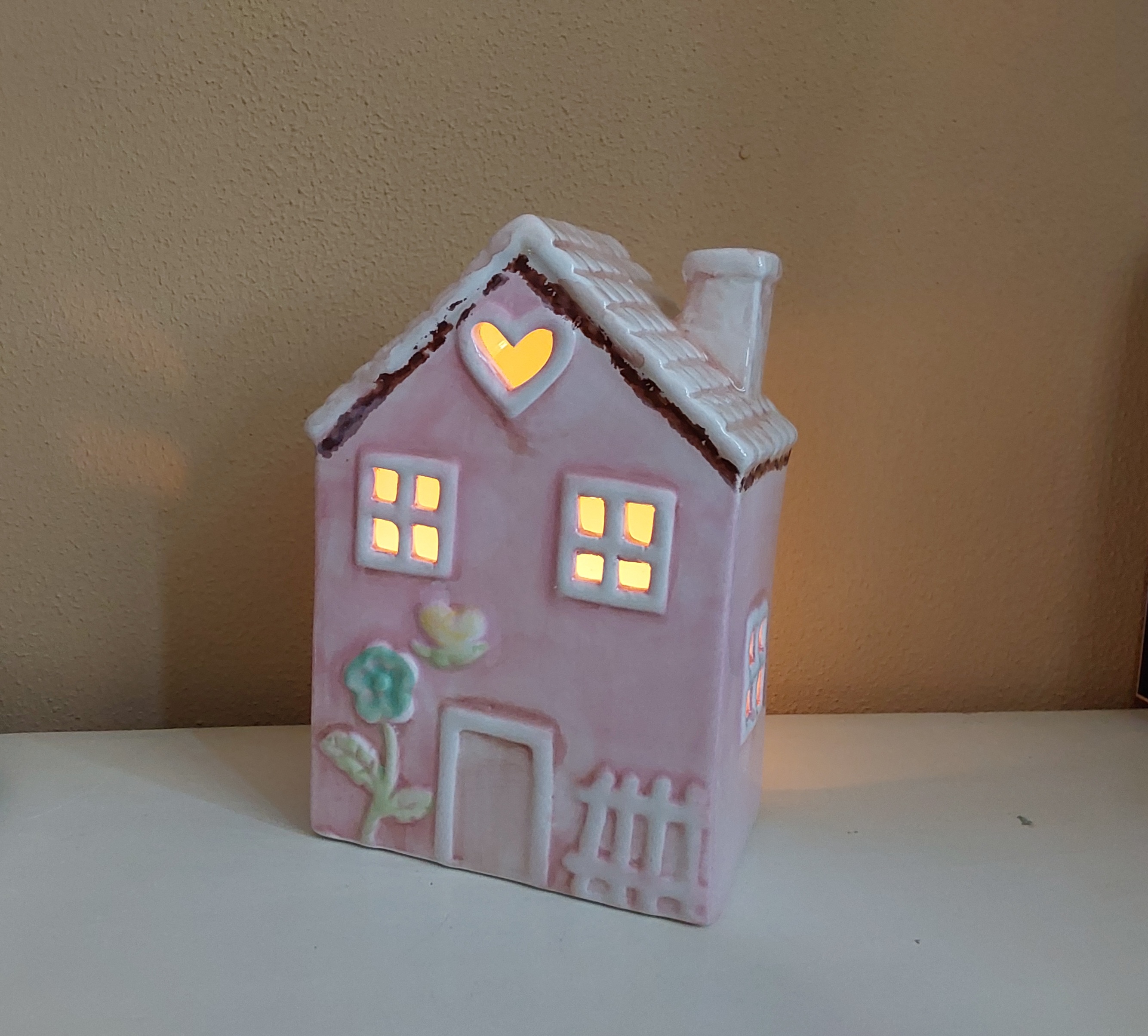 Huisje van keramiek met waxinelichtje,  roze groot