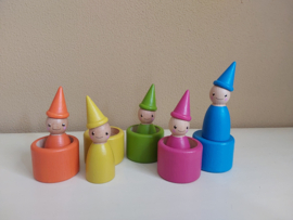 Set van 5 feestpegdolls in bakjes