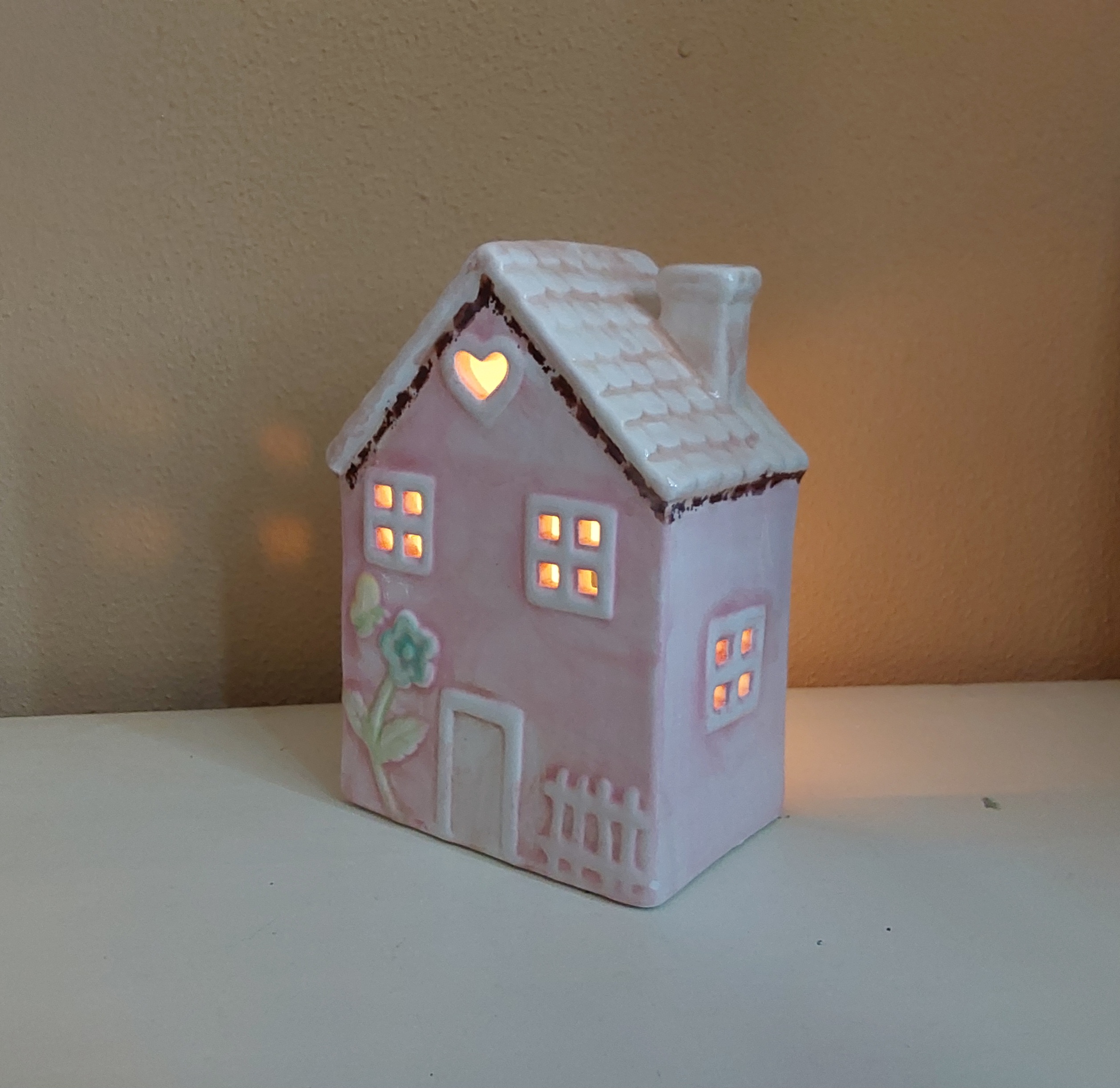 Huisje van keramiek met waxinelichtje, roze klein