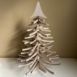 Houten kerstboom met draaibare takken