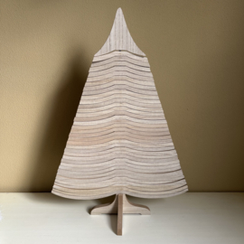 Houten kerstboom met draaibare takken