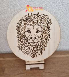 Houten kleurplaat - Leeuw