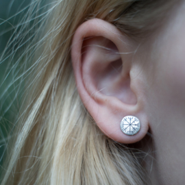 Vegvísir Mini silver: earrings Icelandic magic symbol