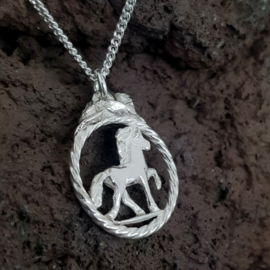 Freyja silver: pendant Icelandic horse