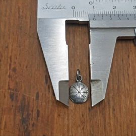 Vegvísir Mini silver: pendant Icelandic magic symbol