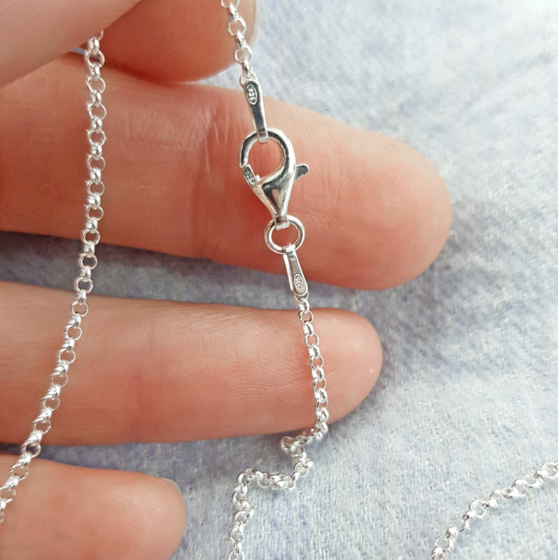 Loop necklace light silver