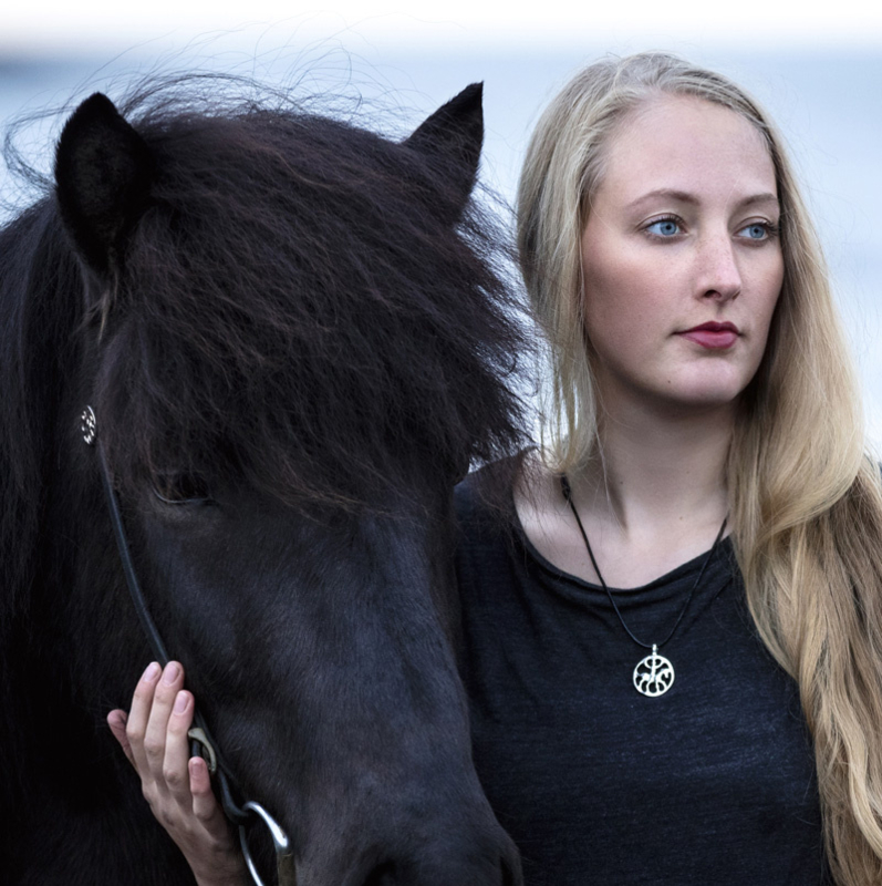 Knapi IV silver: pendant Icelandic horse