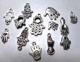 Hamsa, handen bedelmix. Mix van 13 bedeltjes
