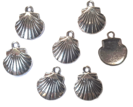 Schelp bedeltjes (kokkels), per 10 stuks