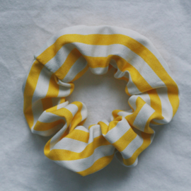 Scrunchie yellow stripe
