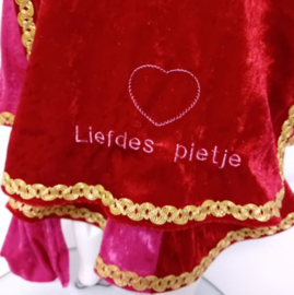 Pietenpak met cape en geborduurde tekst maat 86