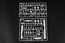 Trumpeter | 09602 | Soviet T-72 Ural with Kontakt-1 Reactive Armor | 1:35