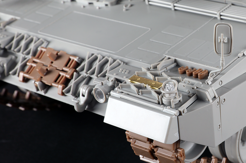 Trumpeter | 00966 | German Leopard 2 A6 MBT | 1:16