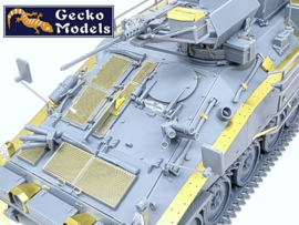 Gecko | 35GM0056 | Ukrainian FV103 CVR(T) Spartan APC with- HMG Gun Turret | 1:35