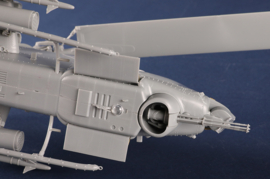 Trumpeter | 05117 | AH-1W "Super Cobra" helicopter (Turned Exhaust) | 1:35