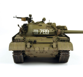 Zvezda | 3679 | T-62M - Soviet Main Battle Tank | 1:35