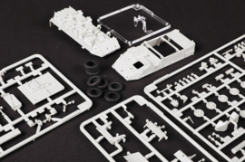 Trumpeter | 07456 | M1132 Stryker Engineer Squad Vehicle w/SOB | 1:72