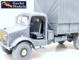 Gecko | 35GM0155 | Bedford OYD Truck 3t 4x2 GS (Metal Cargo Body) | 1:35