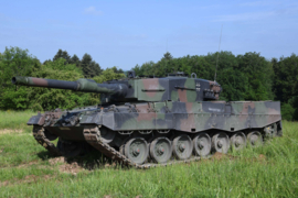 Academy | 13428 | German Army Leopard 2A4 | 1:72