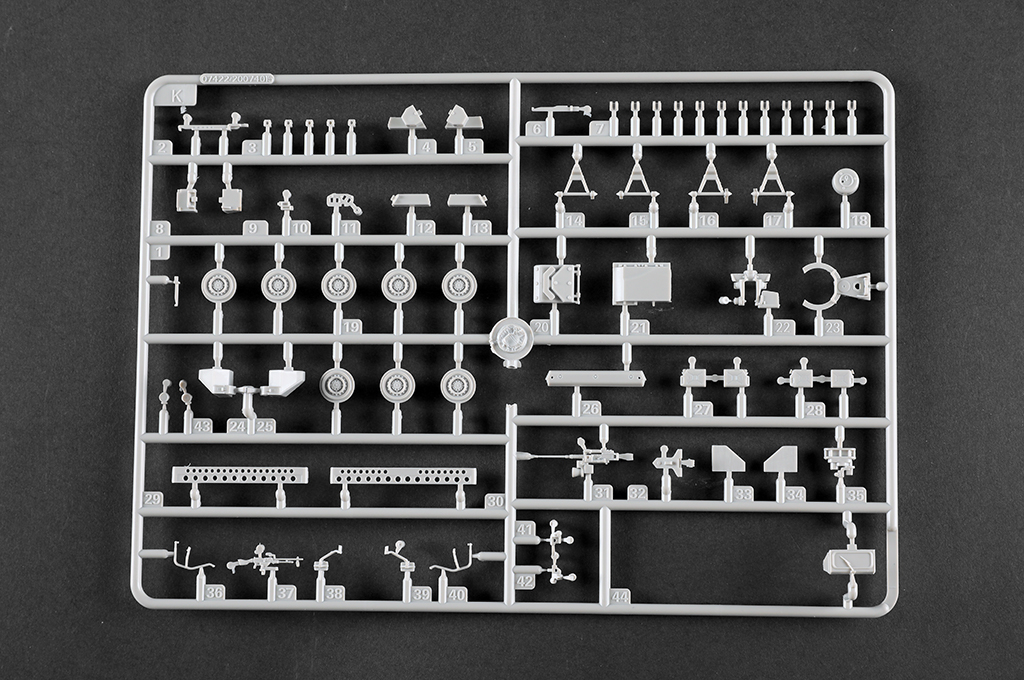 Trumpeter | 07423 | M1130 Stryker Command Vehicle | 1:72