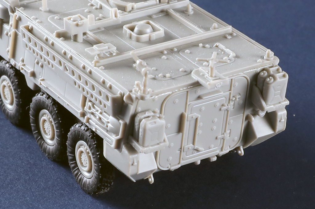 Trumpeter | 07423 | M1130 Stryker Command Vehicle | 1:72