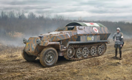 Italeri | 7077 | Sd.Kfz. 251/8 Ambulance | 1:72