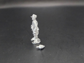 EWM | DutInf18 | Infantry Officer in Standing Pose with Map Case | 1:72