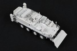 Trumpeter | 07456 | M1132 Stryker Engineer Squad Vehicle w/SOB | 1:72