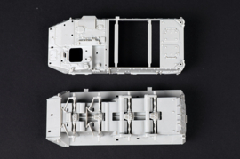 Trumpeter | 07456 | M1132 Stryker Engineer Squad Vehicle w/SOB | 1:72