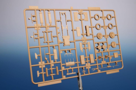 Special Armour | SA72001 | SS-100 Gigant "Schwerer Radschlepper/Heavy Tractor" | 1:72