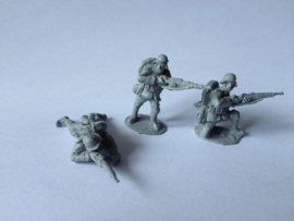 EWM | ww1ger12 | 3 Stormtroopers with packs | 1:72