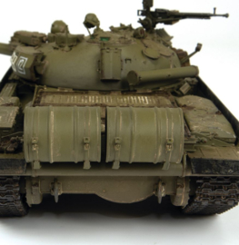 Zvezda | 3679 | T-62M - Soviet Main Battle Tank | 1:35