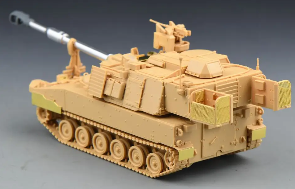 ForeArt | 2002 | M109a7 Paladin | 1:72