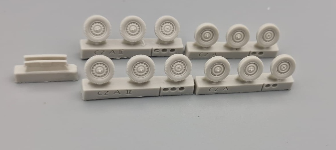 Attack | 72964 | Tatra 57 Army Cabrio | 1:72