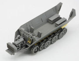 Border Model | BT-043 | Sd.Kfz.251/22 w 7.5cm PaK 40 "Pakwagen" | 1:35