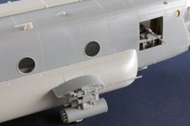 Trumpeter | 05113 | ACH-47A Armored Chinook | 1:35