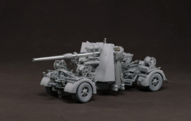 Border Model | BT-013 | 88mm Flak36 w/ anti-air artillery crew | 1:35