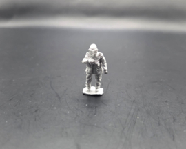 EWM | DutVeh20 | Dutch Dismounted Motorcyclist Reading Map | 1:72