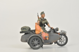Zvezda | 3607 | German Motorcycle R-12 with Sidecar and Crew | 1:35