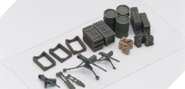 Academy | 13402 | U.S. 2 1/2 Ton 6x6 Cargo Truck & Accessories | 1:72