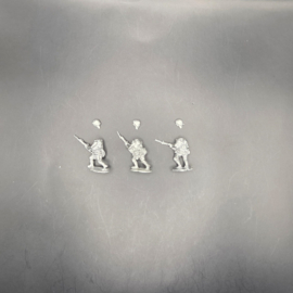 EWM | DutInf05 | Infantryman Attacking with Rifles & Bayonets | 1:72