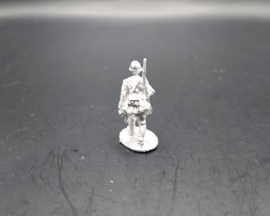 EWM | DutInf07 | Infantryman Marching with Rifle Slung | 1:72