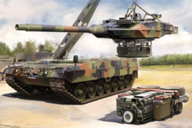 Trumpeter | 00968 | German Leopard 2 A6 MBT with Interior | 1:16