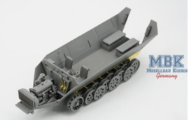 Border Model | BT-042 | Sd.Kfz.251 Ausf.D w/R35 Turret | 1:35