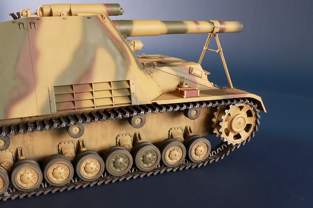 Trumpeter | 00953 | Sd.Kfz.165 Hummel Late | 1:16