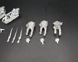 EWM | DutInf27 | Infantryman Riding Bicycles with Rifles | 1:72